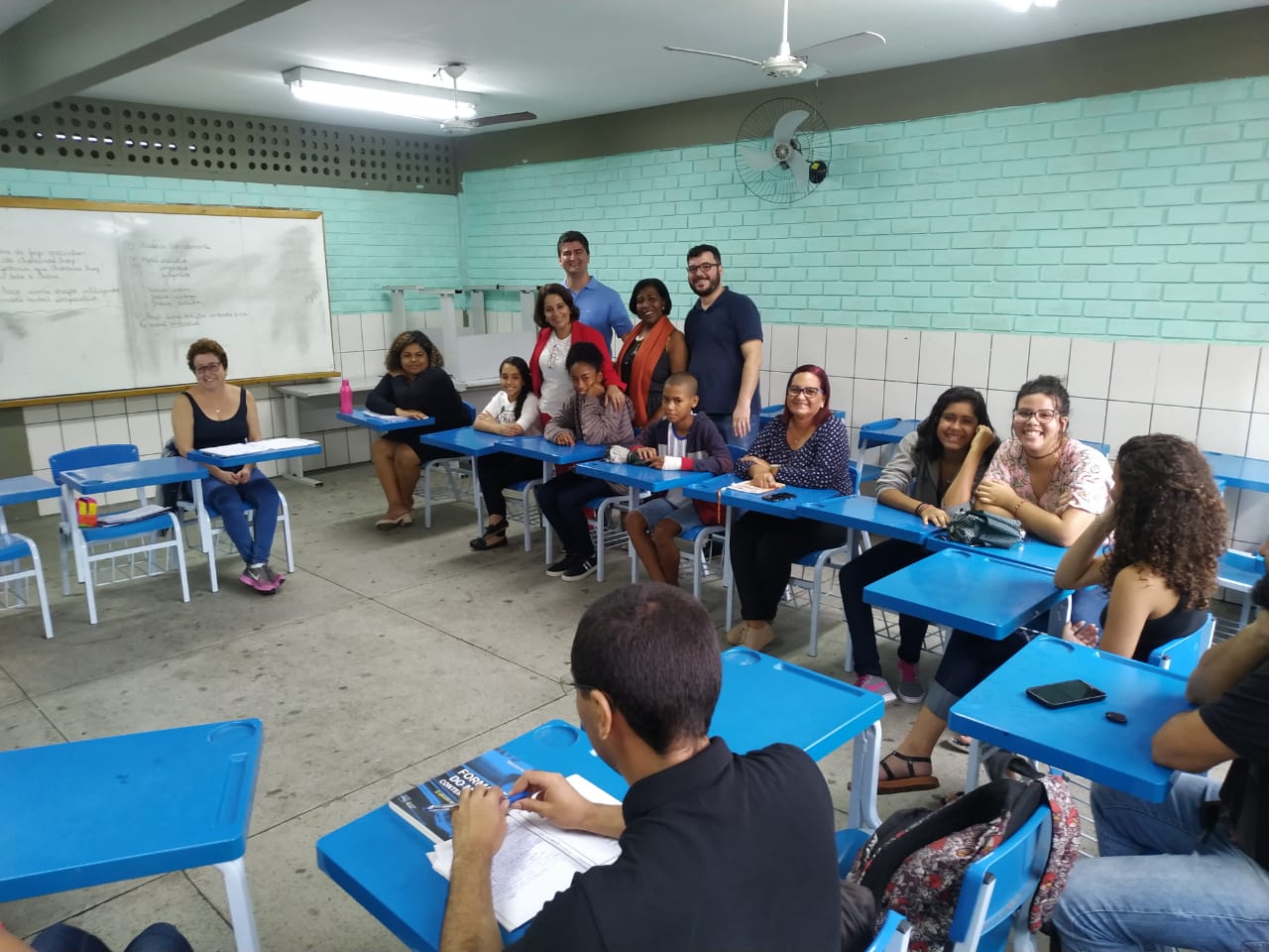 Quiz Interativo envolve estudantes de escola em Cariacica - SEDU