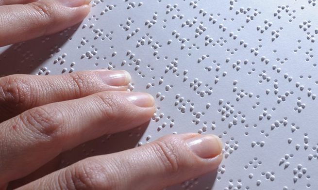 Como funciona o sistema Braille?