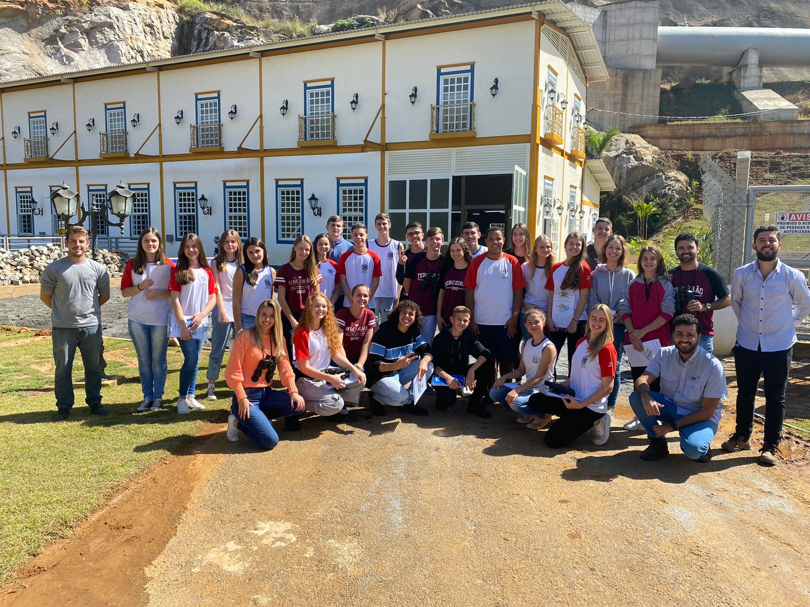 Eletiva leva ensino para além da sala de aula em Escola de Laranja da Terra