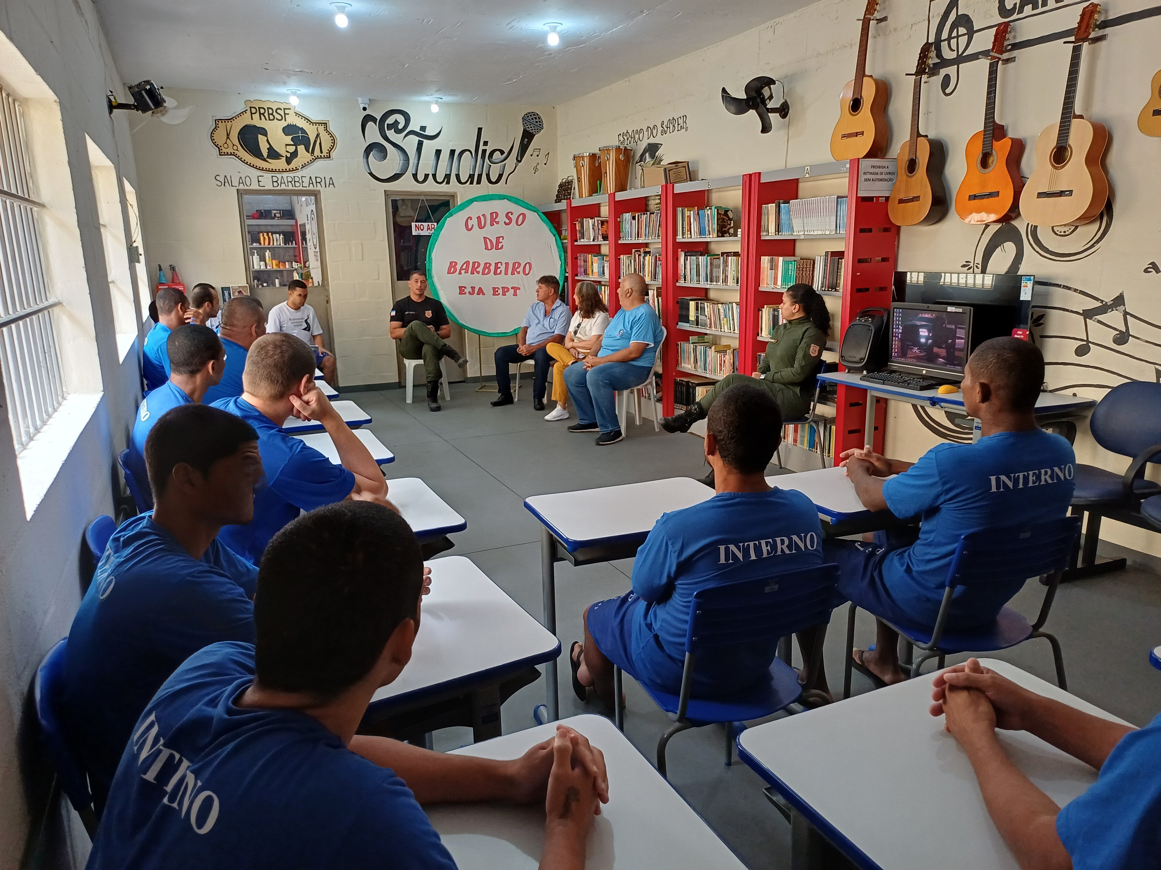 BARBEIROS INTERNOS