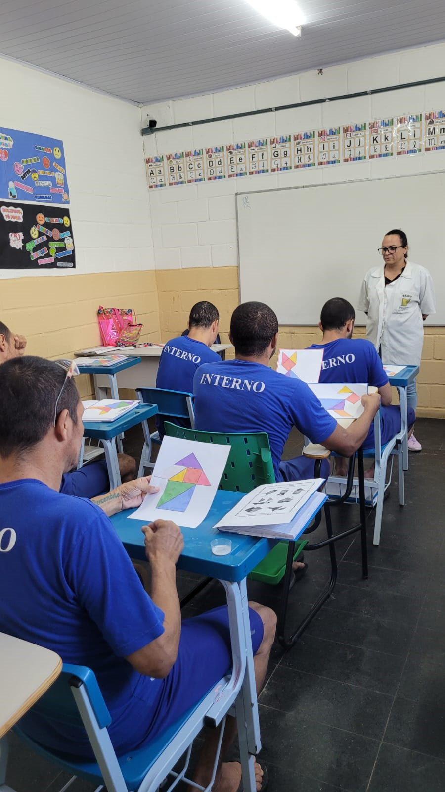 INTERNOS