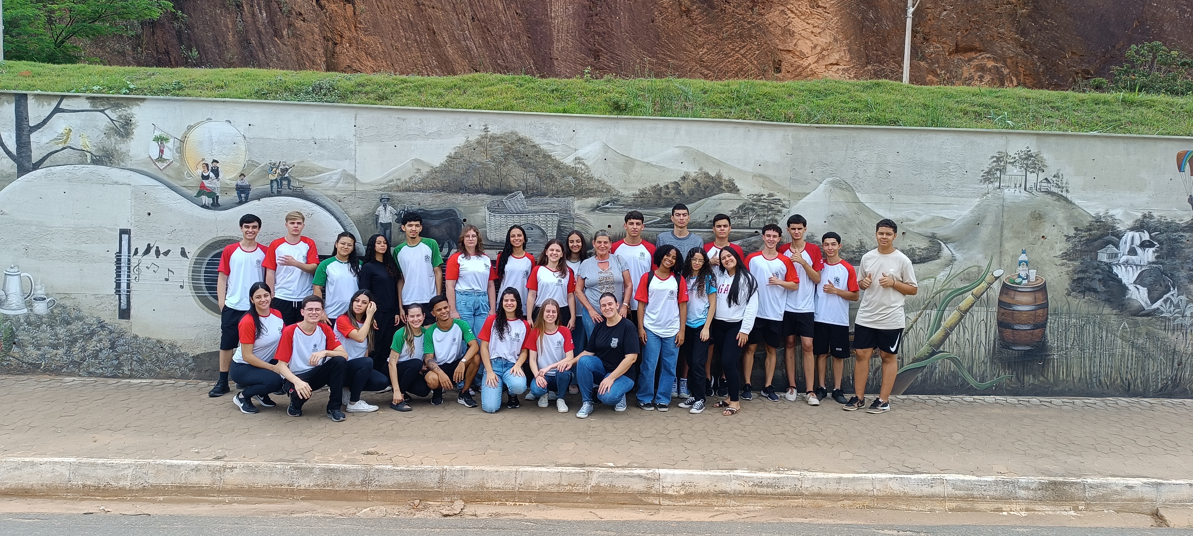 Escola de Afonso Cláudio realiza atividade interdisciplinar de valorização do patrimônio cultural local