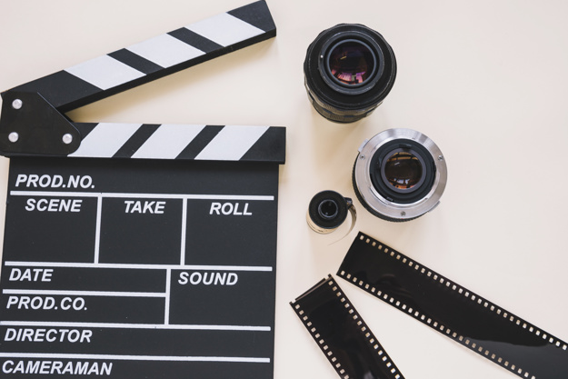 clapperboard-lentes-de-camera-e-bobinas-de-filme_23-2147775691